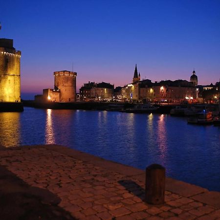 Nuit Sur Un Bateau La Rochelle Hotel La Rochelle  Exterior photo